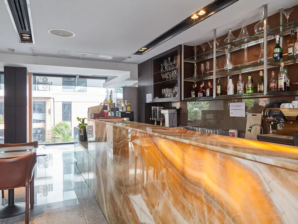 Food & Drinks 5, Pietra Hotel, Huai Kwang