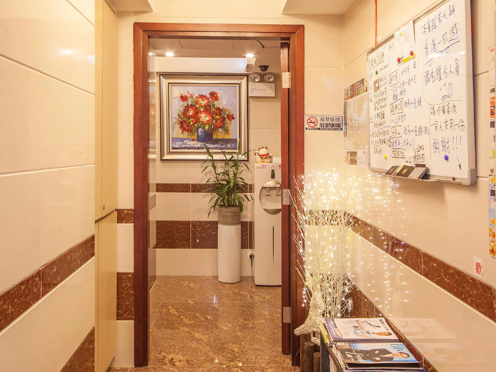 Others 4, Sing Yuet Hostel, Kowloon