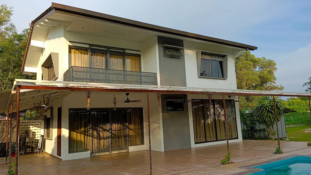 SHORE HOUSE - CENDANA VILLA, Port Dickson