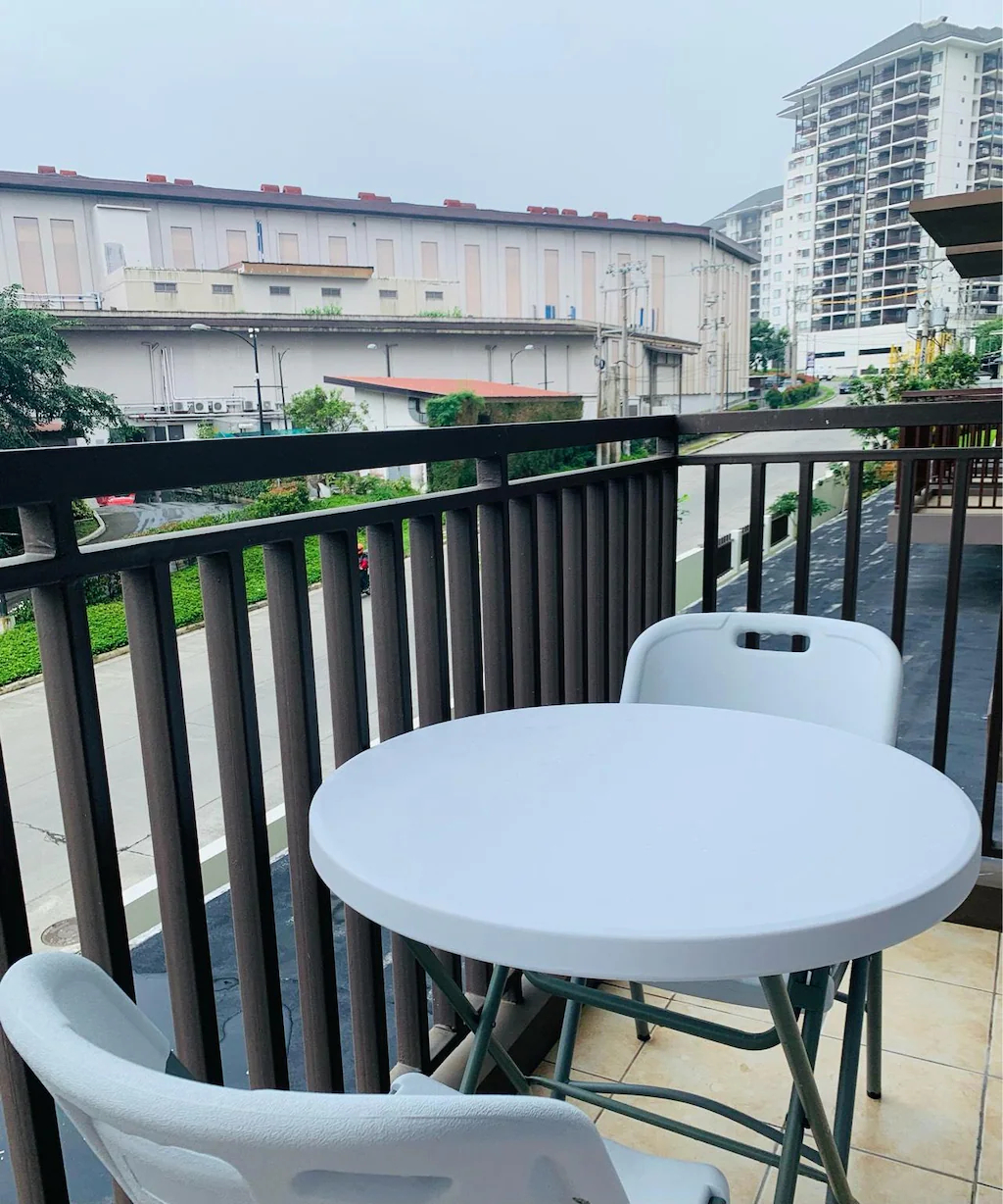 Others 4, Tagaytay Serin East Studio w/Balcony WIFI/Netflix, Tagaytay City