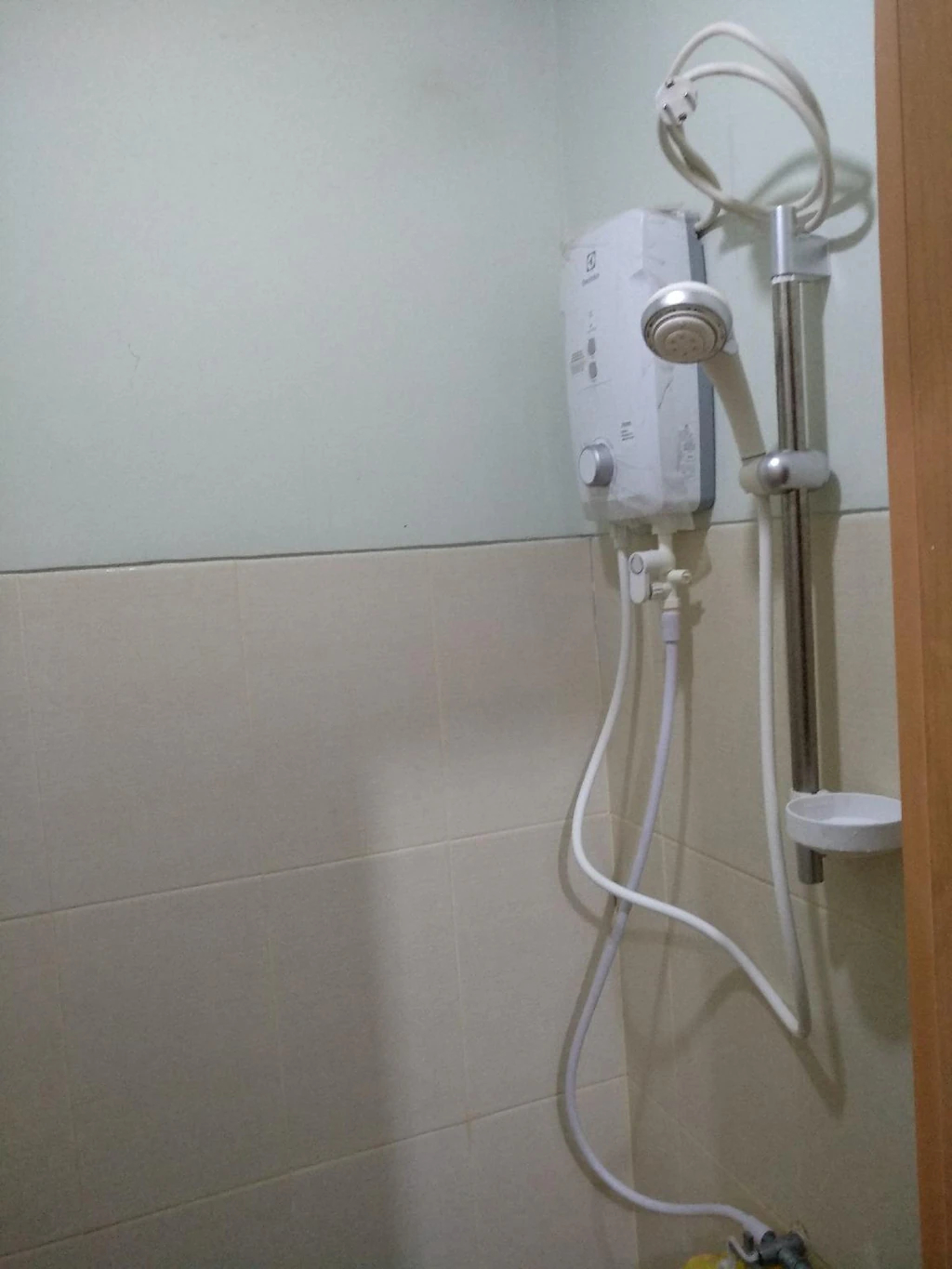 Bathroom, Aphrodite at Bale Hinggil Apartment , Surabaya