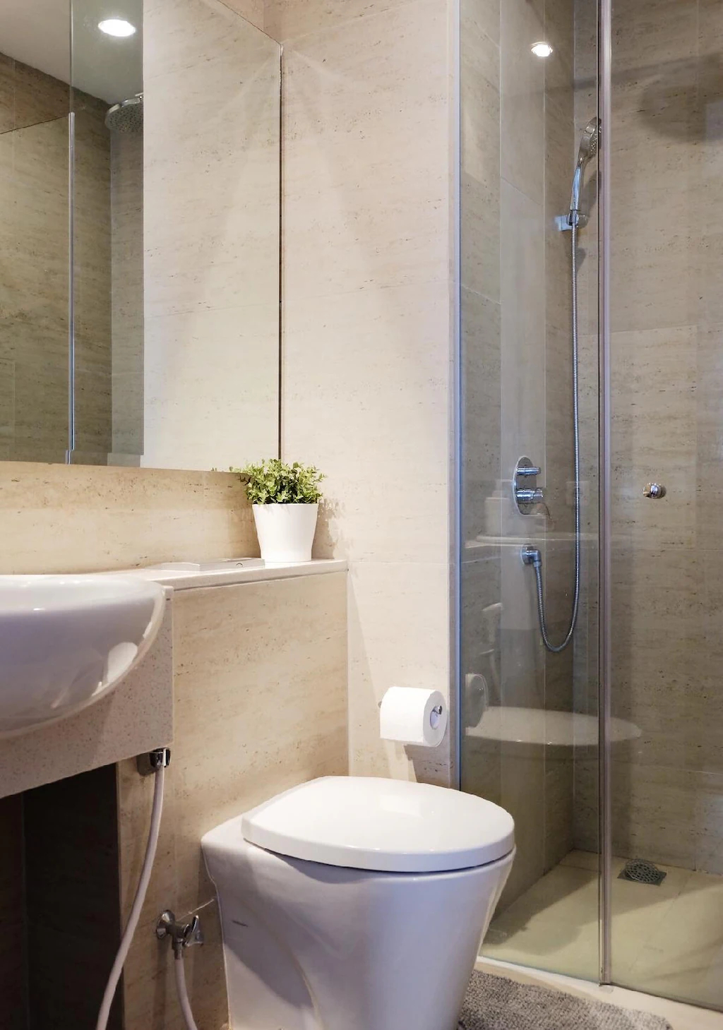 Bathroom 2, Comfy 3BR at Taman Anggrek, Jakarta Barat