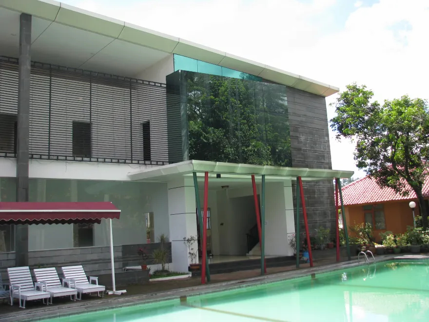 Exterior & Views, Hotel Surya Indah Cipanas, Cianjur