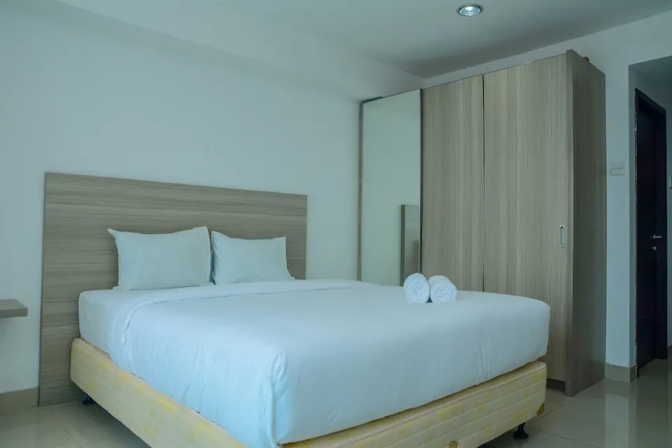 Bedroom 5, Best Price Studio at Tamansari The Hive Apartment, East Jakarta