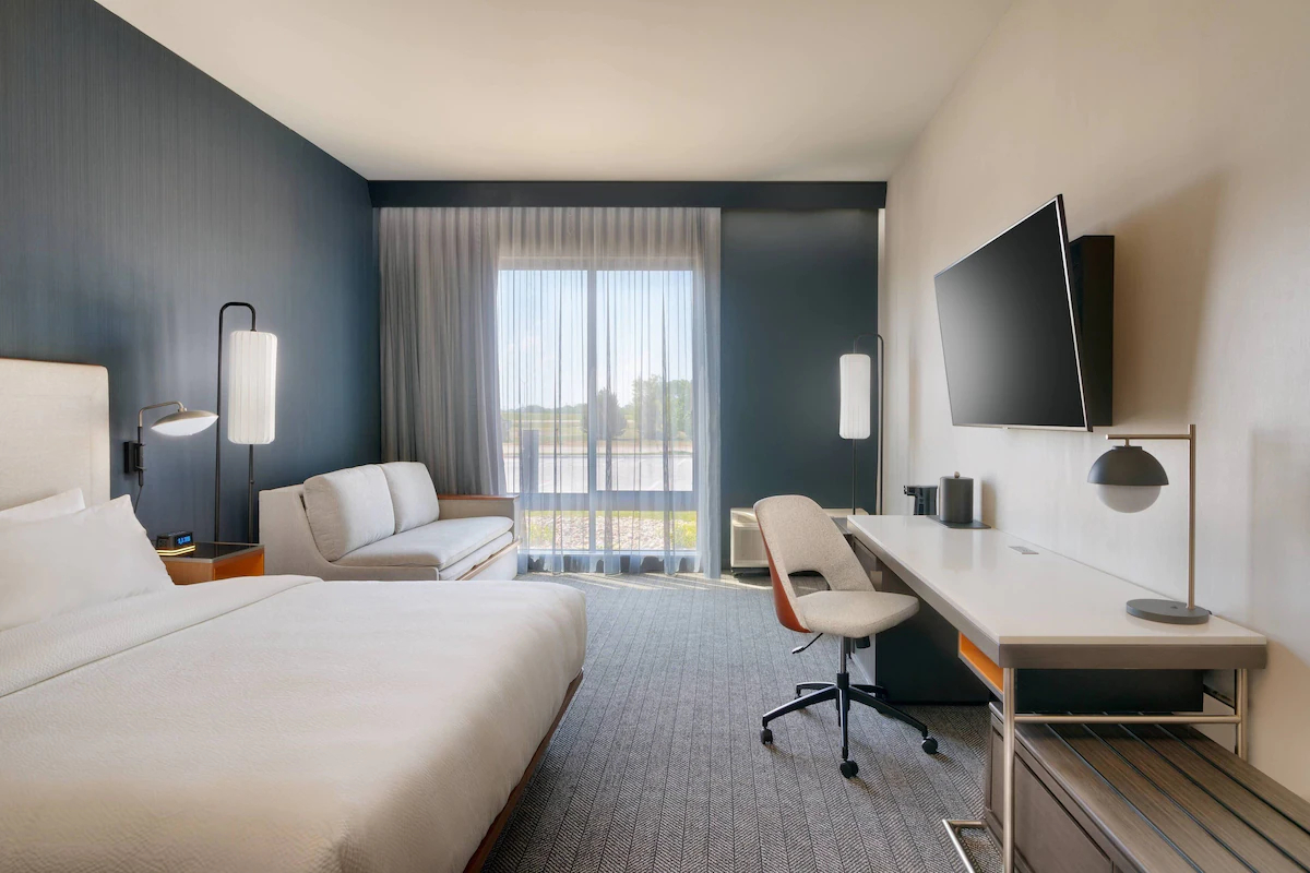 Courtyard by Marriott Ames, Story