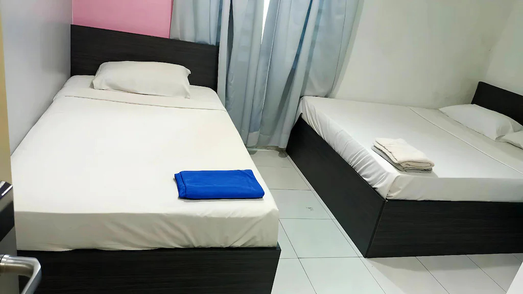 Bedroom 2, Hotel CheckedInn, Kinta