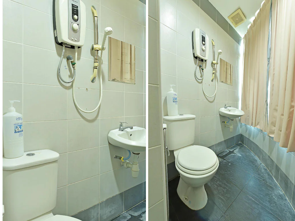 Bathroom 4, Hotel CheckedInn, Kinta