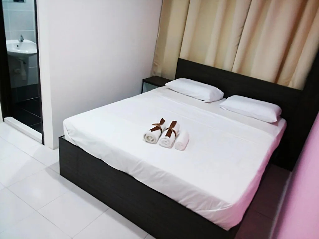 Bedroom 5, Hotel CheckedInn, Kinta