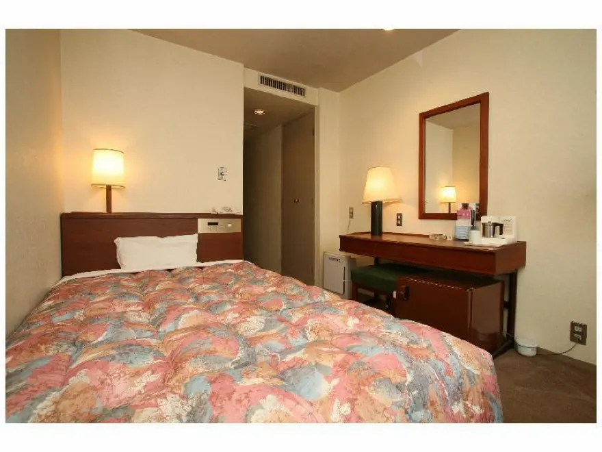 Bedroom 4, Hotel Sunroute Tokuyama, Shūnan