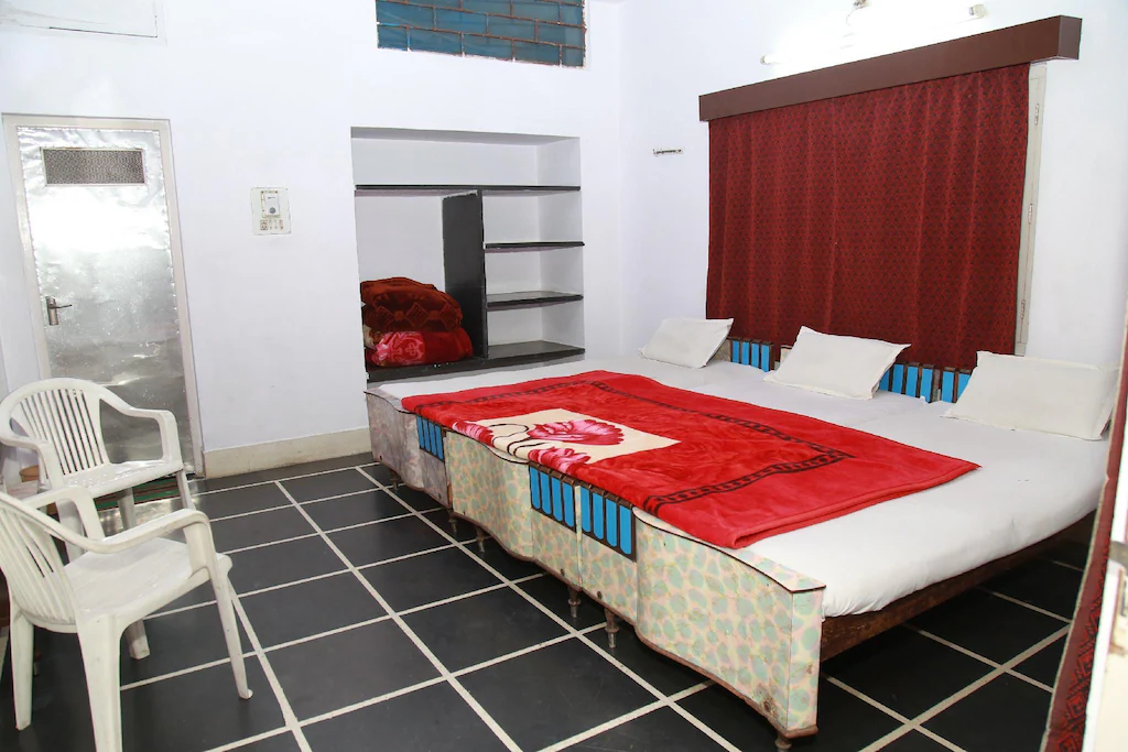 Bedroom 2, Hotel Ramnivas, Udaipur