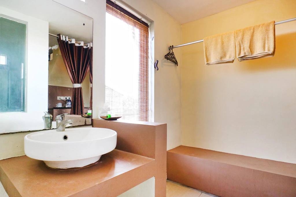 Bathroom 5, KOI Hotel & Residence, Denpasar