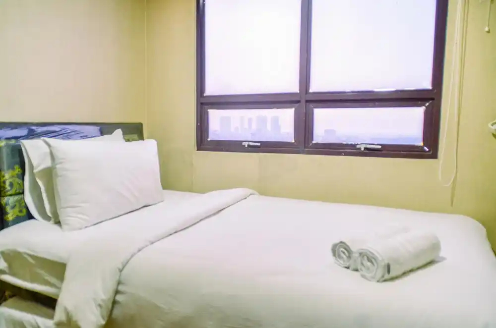 Bedroom 2, Nice and Cozy 2BR Apartment at Atria Residence, Tangerang