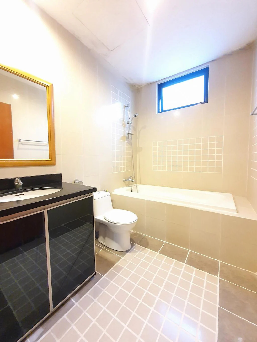 Bathroom, HERITAGE 3 HOMESTAY Studio 4Pax, FREE WIFI, Seri Kembangan