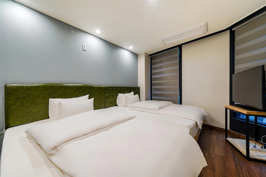 Bedroom 4, Busan Nampo Billy Hotel, Jung