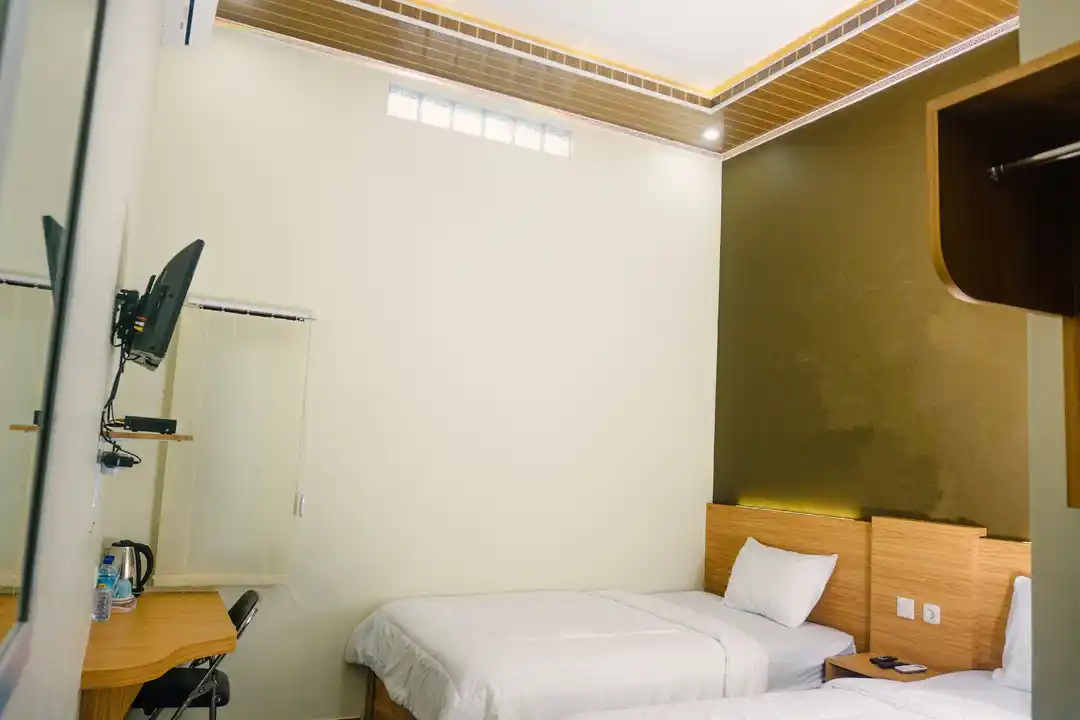 Bedroom 1, GRAND KHALIFAH guesthouse, Sumbawa
