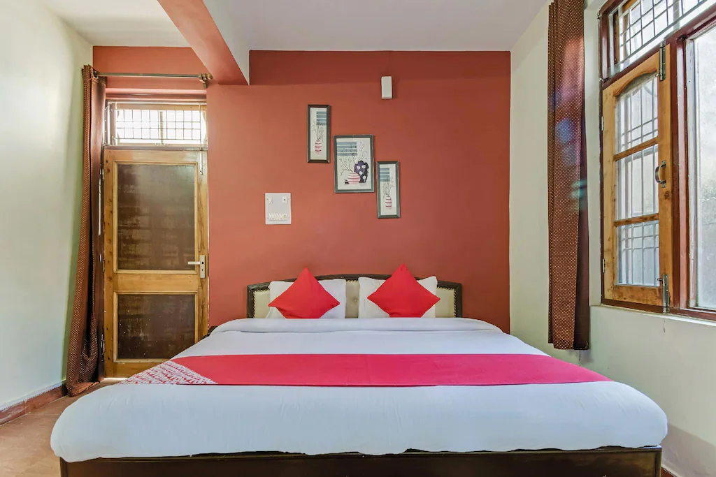 Bedroom 1, Hotel Twilight Guest House, Chamba