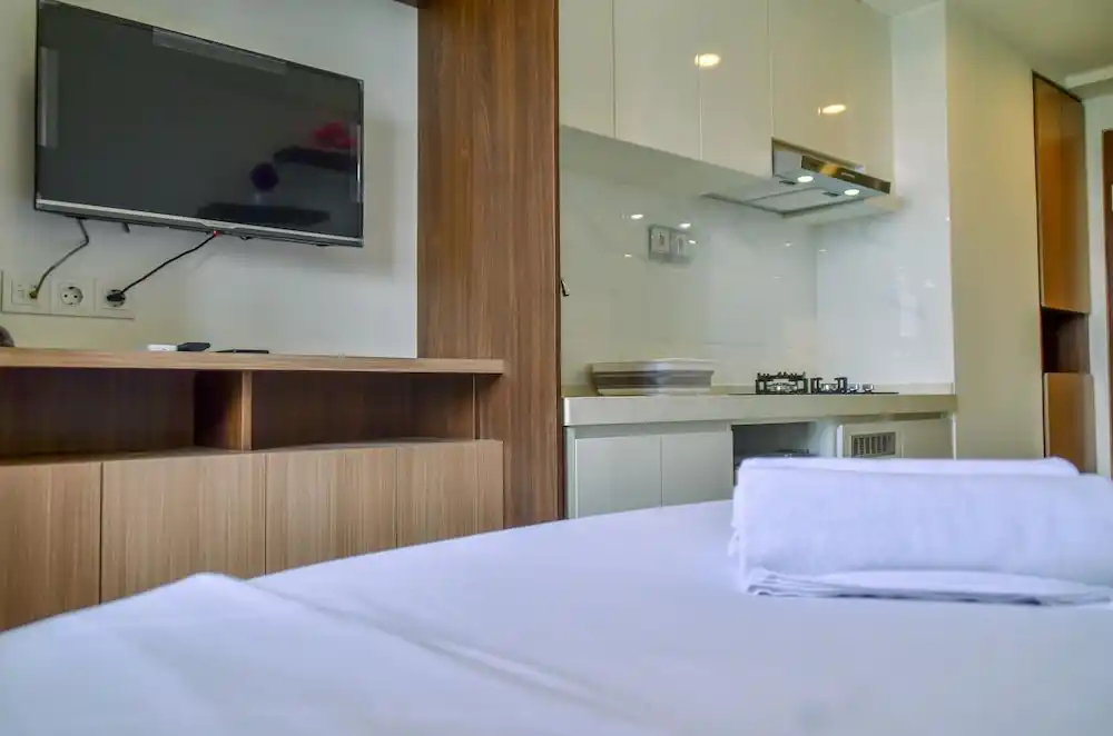 Bedroom 5, Fully Furnished with Modern Design Studio Sky House BSD Apartment, Tangerang Selatan