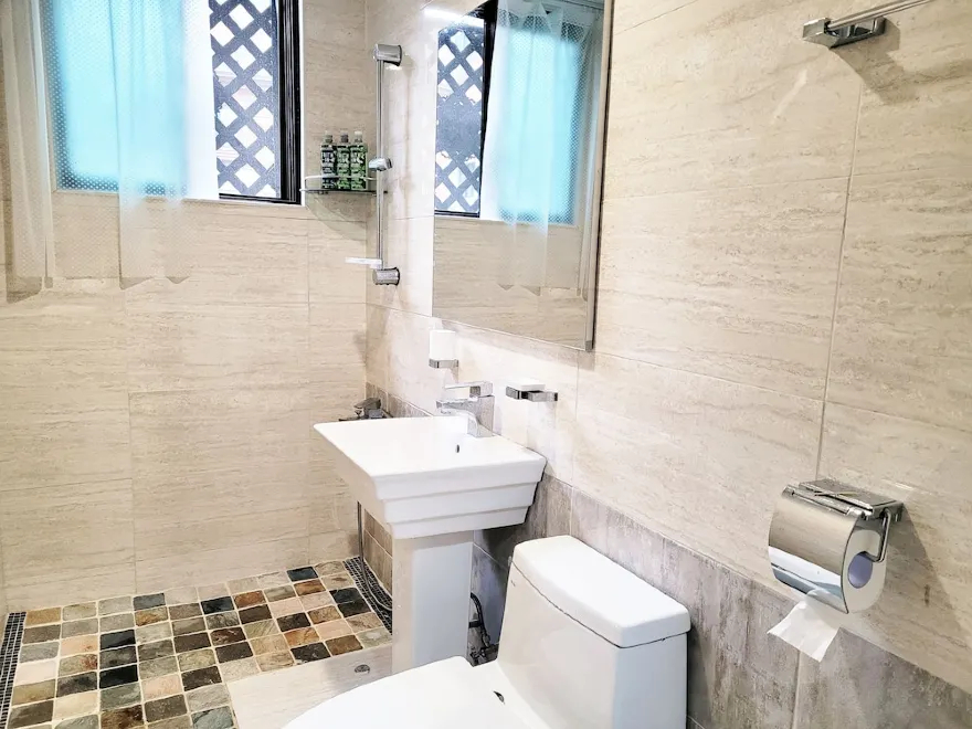 Bathroom 5, Mt Seorak the East Sea and Hot spring, Sokcho