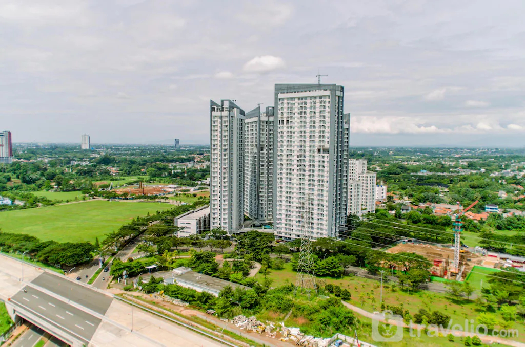 Others 4, Nice and Comfy Studio at Sky House BSD By Travelio, Tangerang Selatan