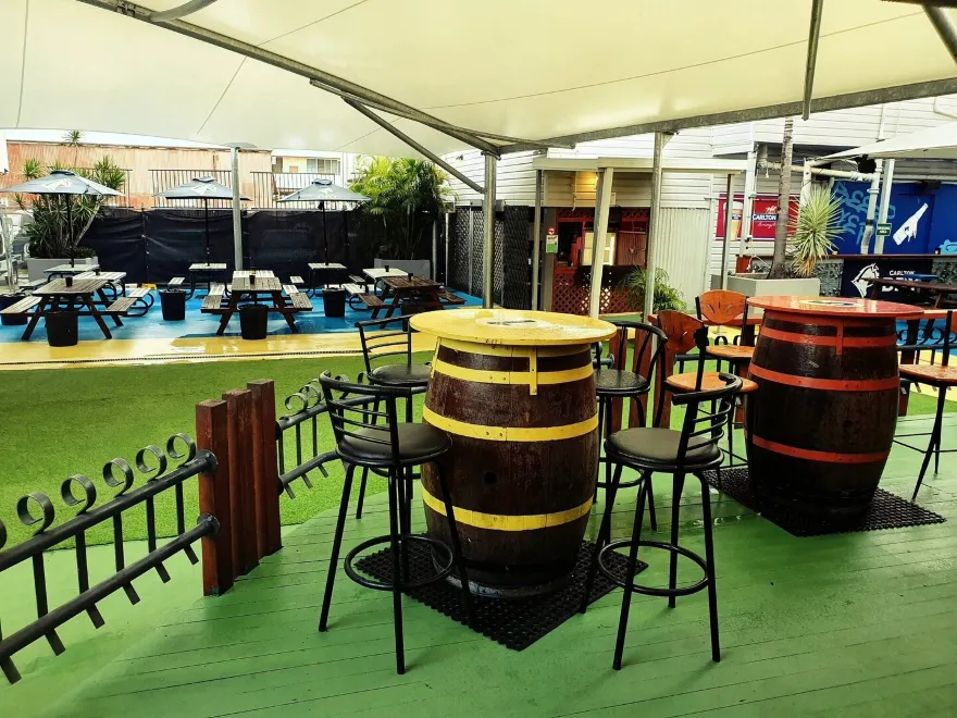 Food & Drinks 5, McGuire's CBD Hotel, Mackay - Pt A