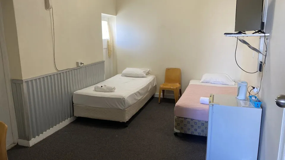 Bedroom 3, McGuire's CBD Hotel, Mackay - Pt A