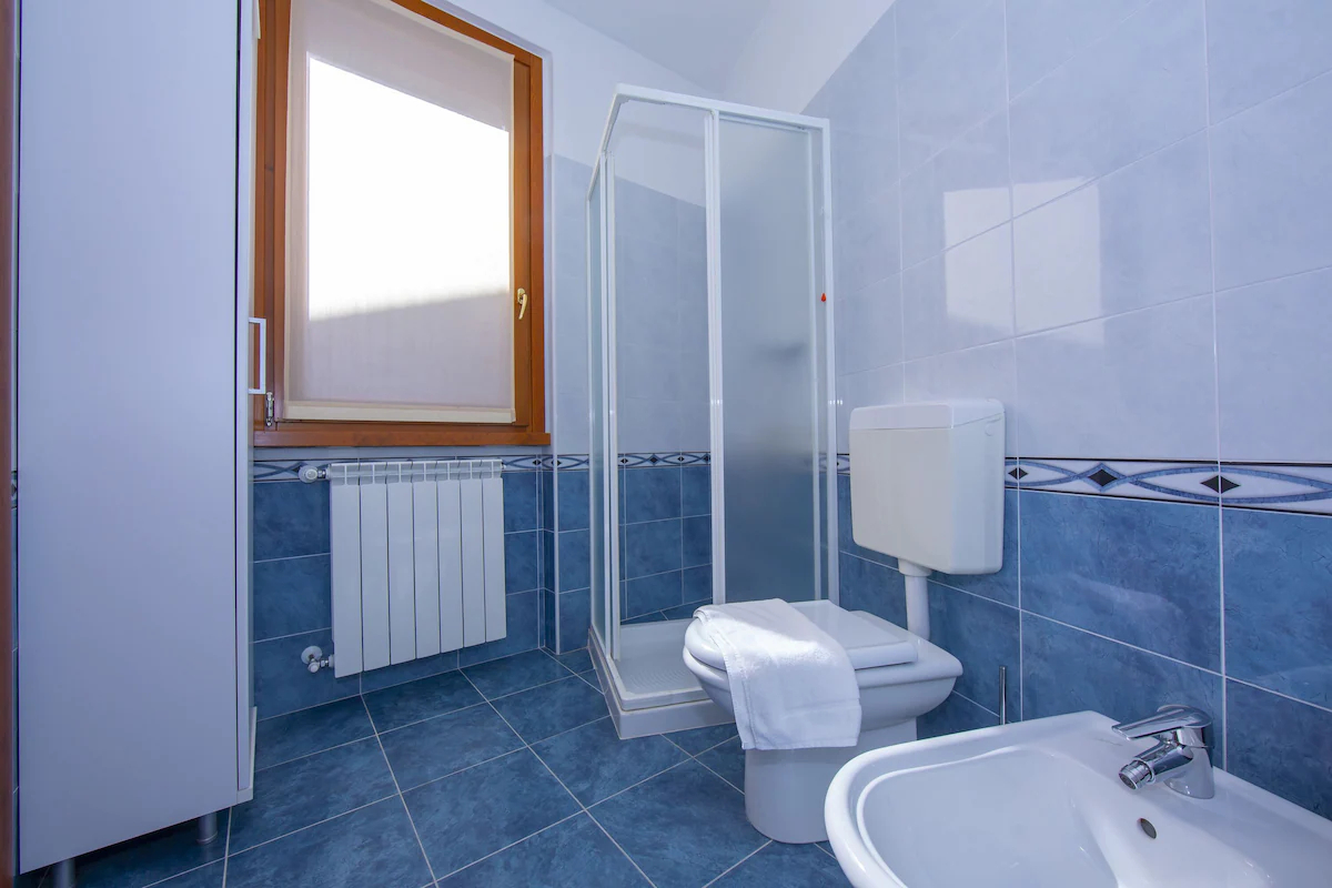 Bathroom 4, Fontana Del Lago Apt. 4, Lecco