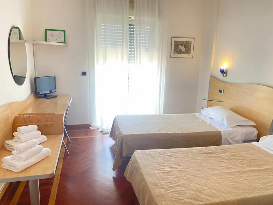Bedroom 3, LH Hotel Del Lago Bracciano, Rome