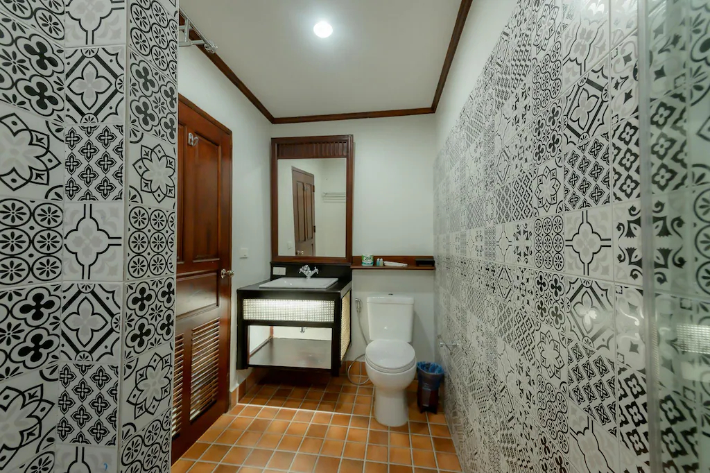Bathroom 4, Villa Deux Rivieres, Luang Prabang