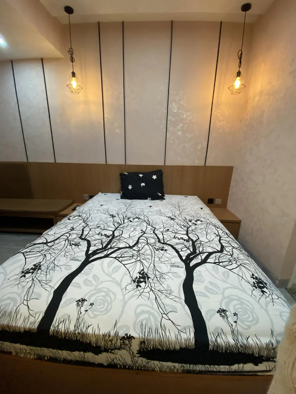Bedroom 2, Love 1- bedroom with balcony (NETFLIX + WIFI), Malang