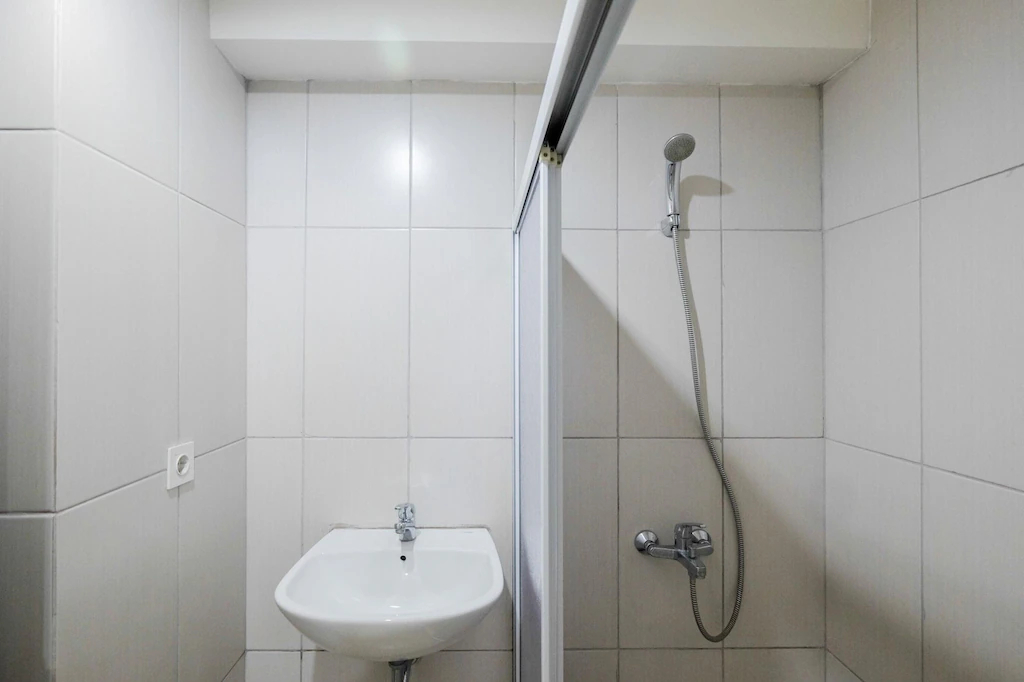 Bedroom 3, Comfy And Modern 2Br Grand Kamala Lagoon Apartment, Bekasi