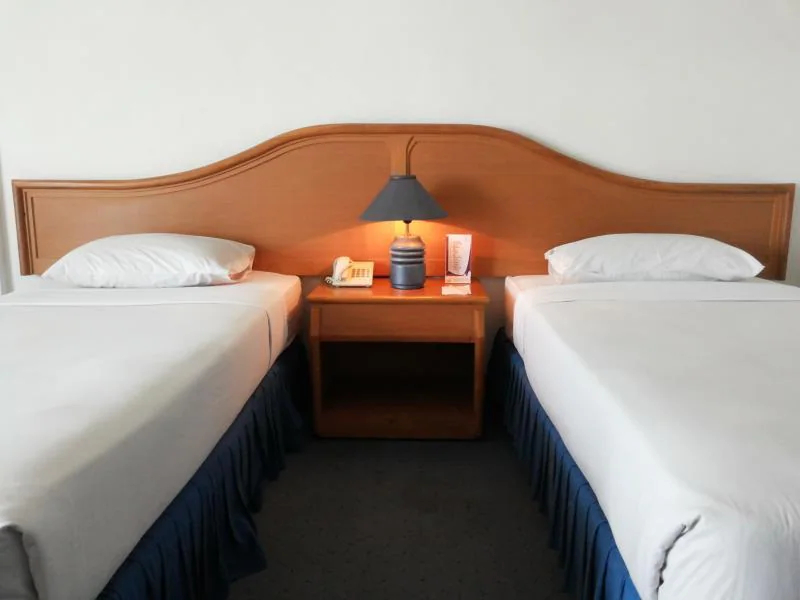 Bedroom 2, Crown Hotel Tasikmalaya, Tasikmalaya