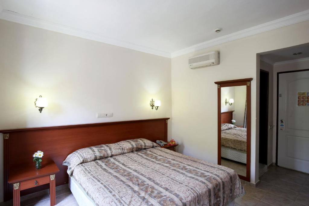 Bedroom 2, Yel Holiday Resort, Fethiye