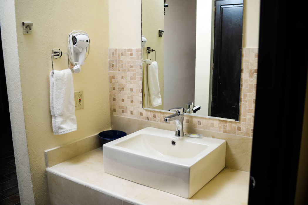 Bathroom 3, Laos Mar Hotel and Suites, Puerto Peñasco