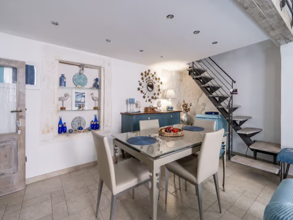 Others 3, Typical and graceful house a few steps from the historical center, Brindisi