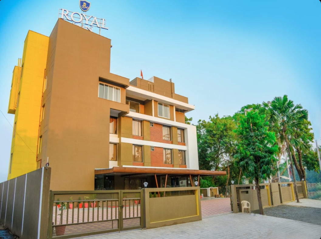 Others 5, Royal Inn, East Nimar