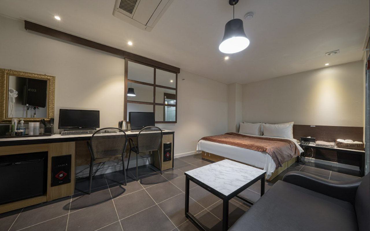 Bedroom 2, Indeogwon VALT Hotel, Anyang