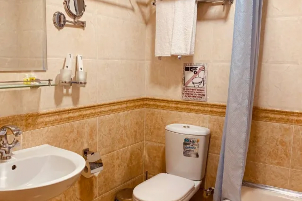 Bathroom 4, Rangrez, Buxoro