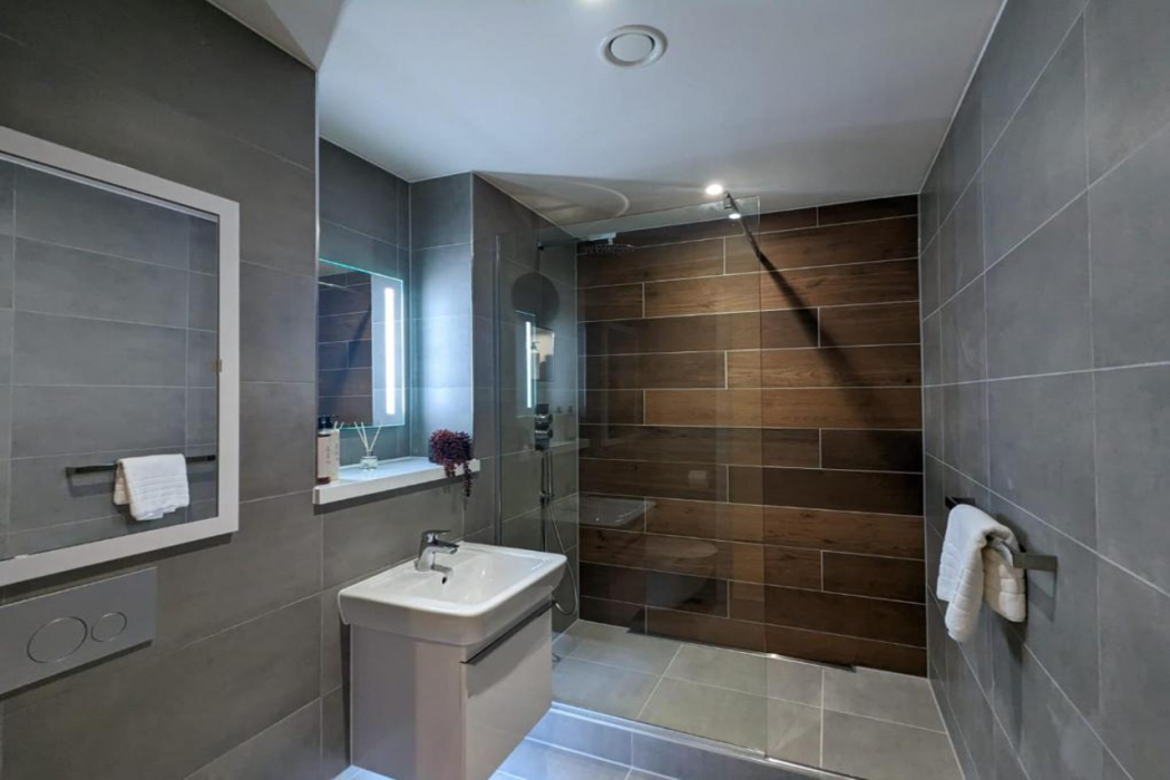 Bathroom, Manchester Townhouses by Charles Hope, Manchester