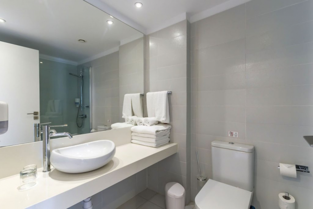 Bathroom 5, MARGADINA HOTEL