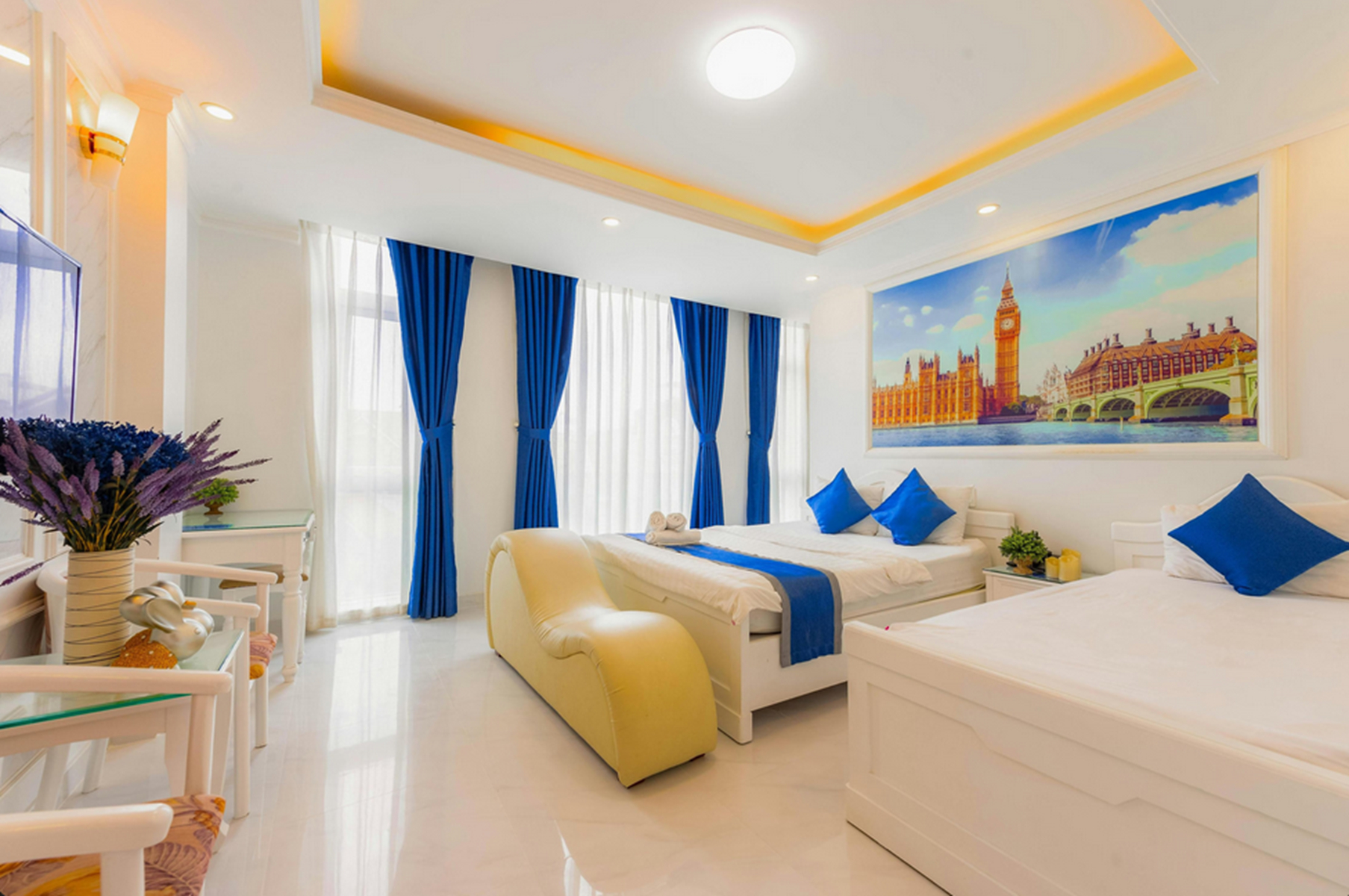 Bedroom 5, Hotel Red Velvet Suites, Delhi
