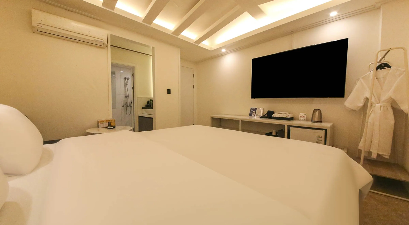 Bedroom 4, Cheonan Ikkeulim Amor Annex Building, Cheonan