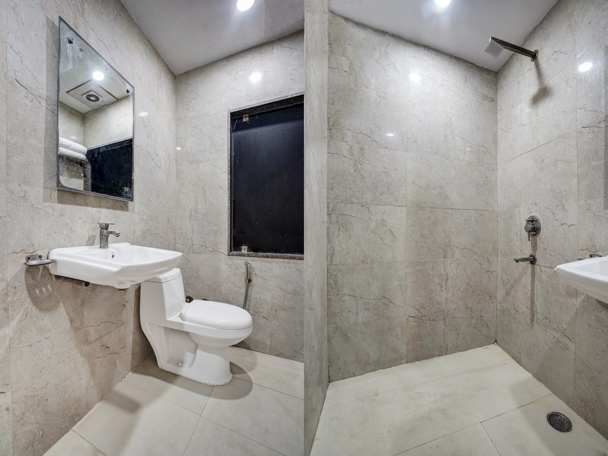 Bathroom 4, Hotel Sun Plaza, Delhi