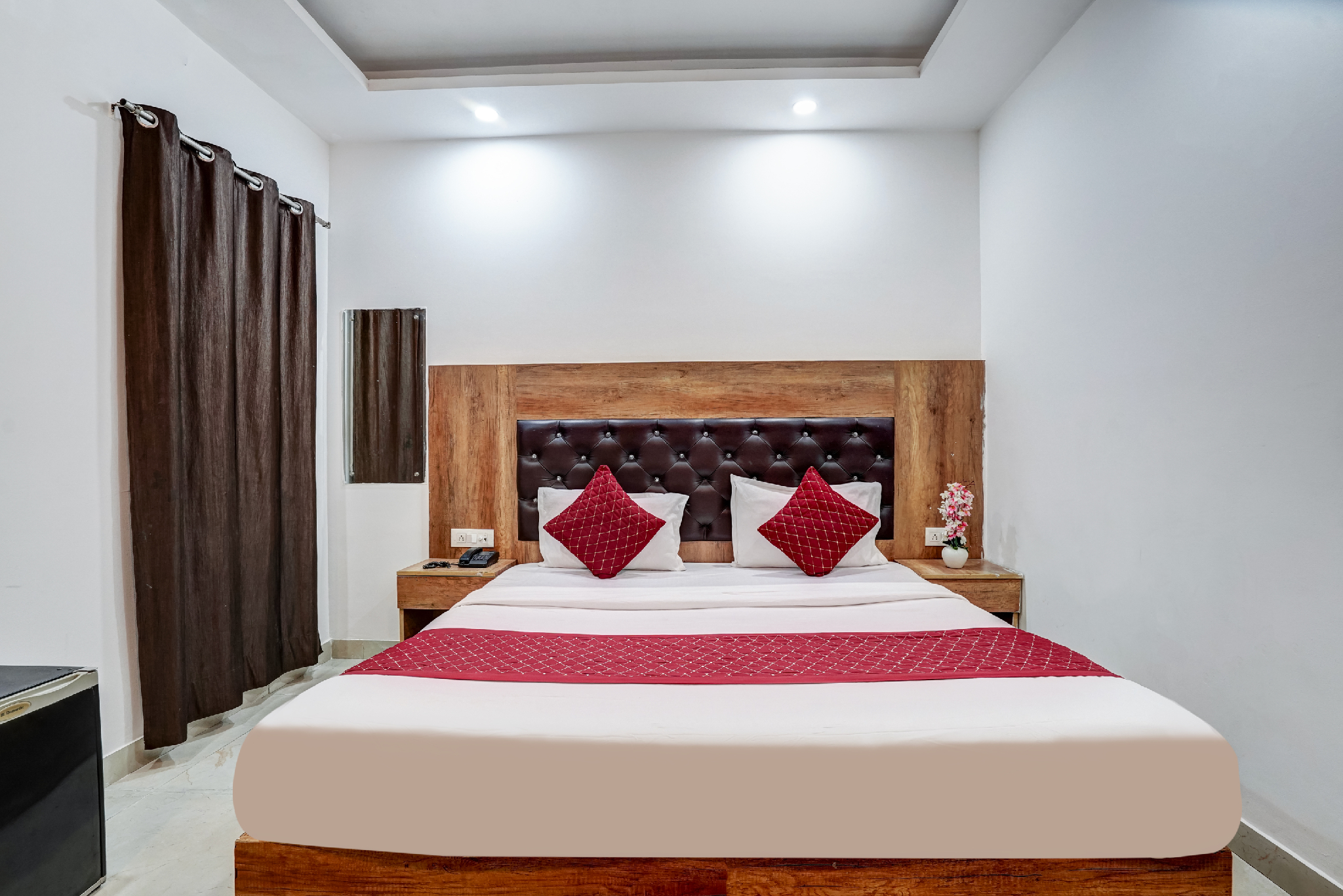 Bedroom 3, Hotel Sun Plaza, Delhi