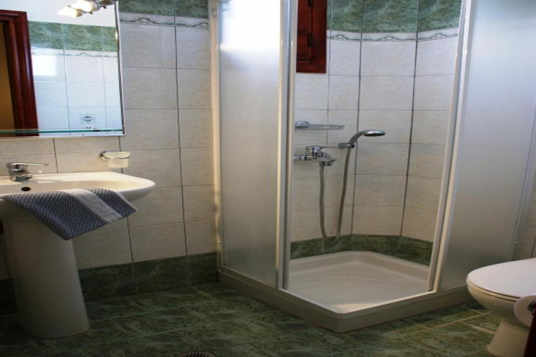 Bathroom, Plaka Hotel I, South Aegean