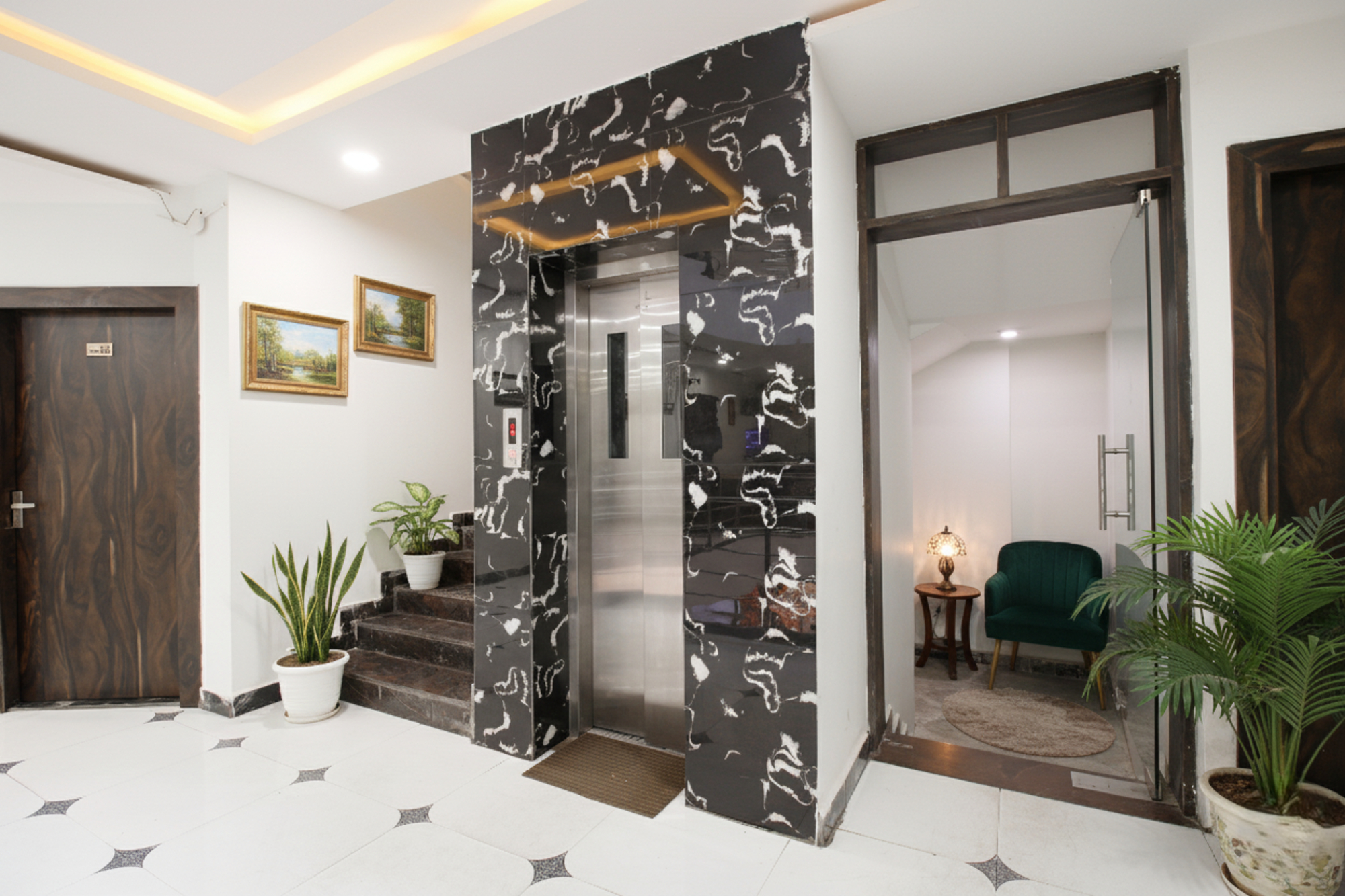 Public Area 3, FabHotel HTC, Bhopal