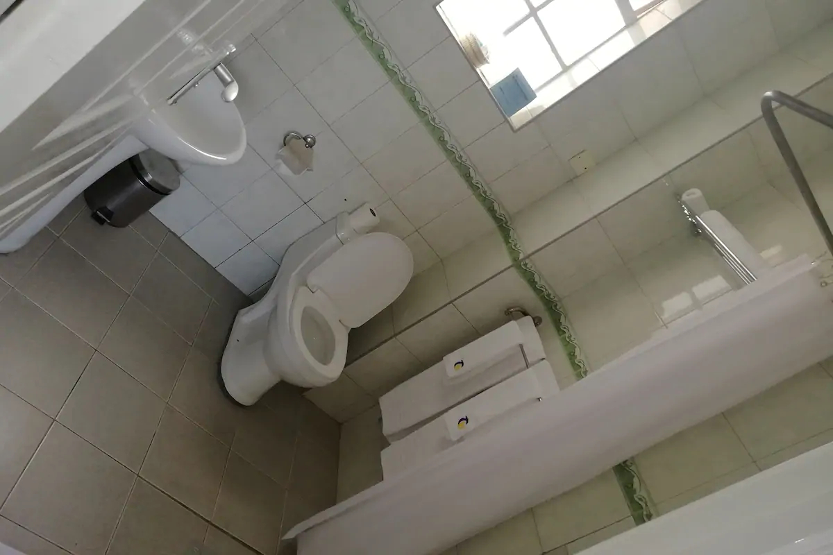 Bathroom 3, Tea Tot Paradise Hotel, Machakos Town