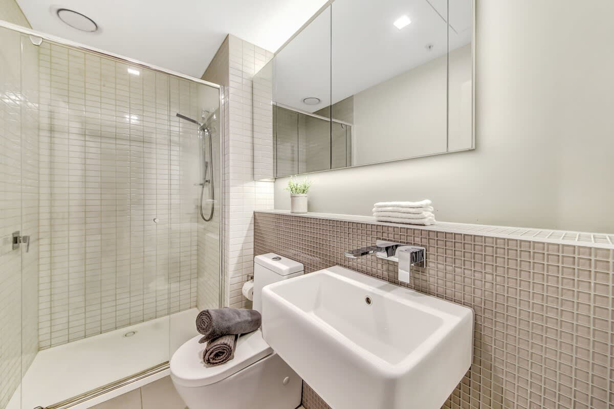 Bathroom 3, A Comfy 2BR Apt w City Views Near Southern Cross, Melbourne