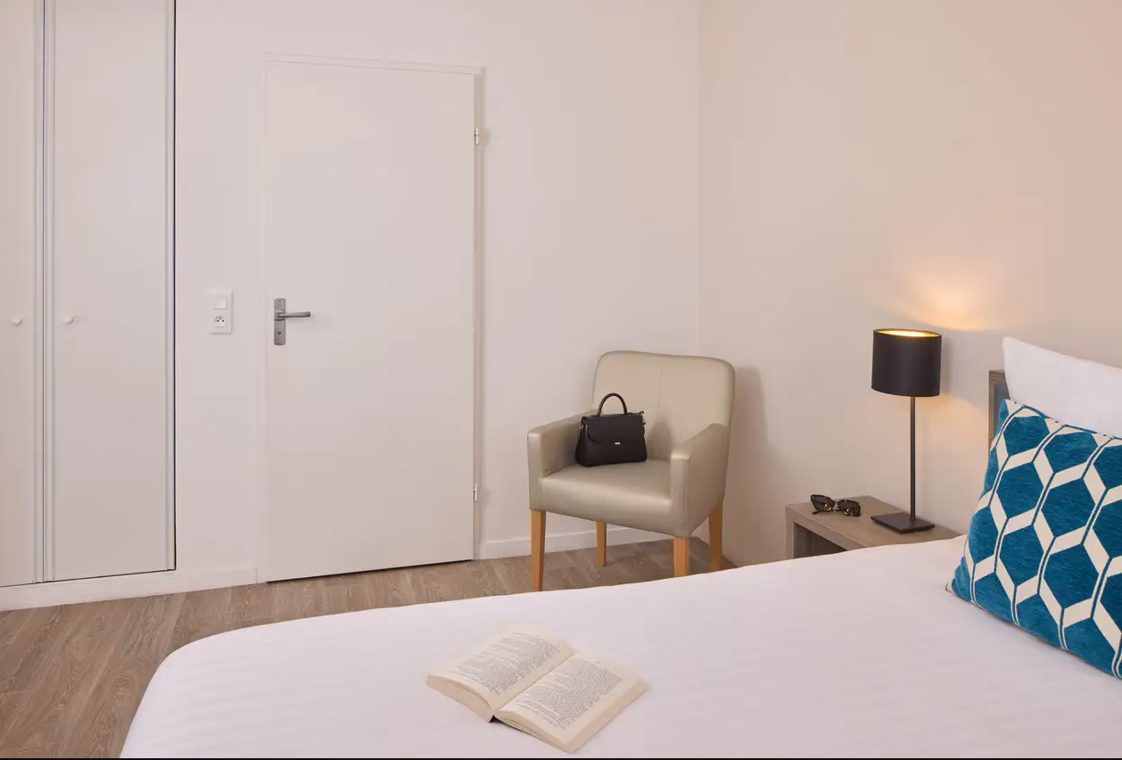 Bedroom 2, Quality Aparthotel Morangis Orly, Essonne