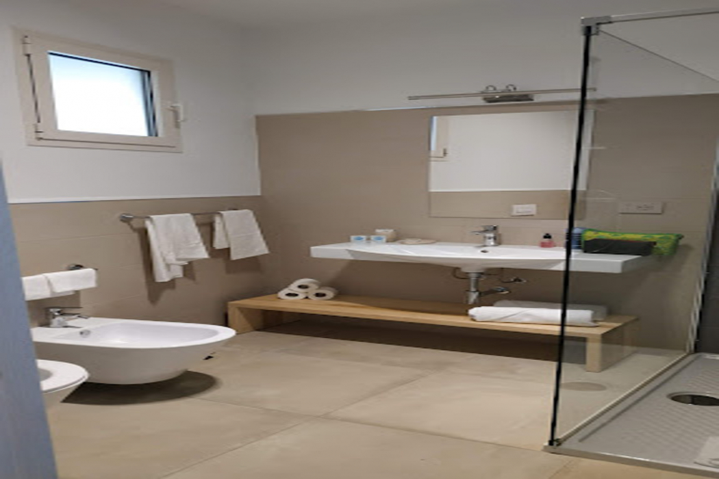 Bathroom 5, Club Esse Cala Bitta, Olbia-Tempio