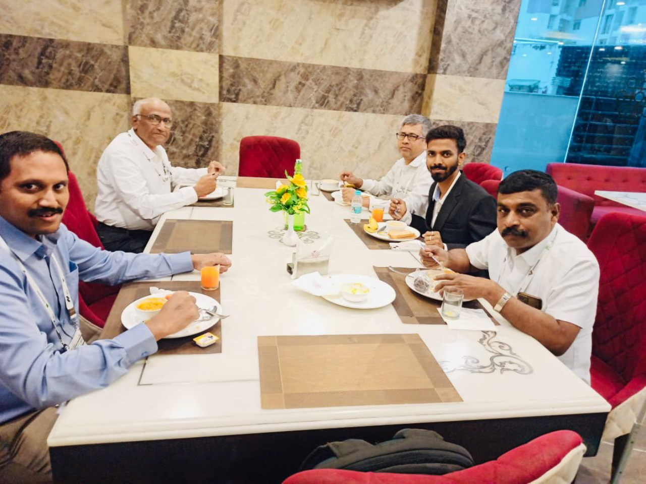 Food & Drinks 5, Amit House, Gautam Buddha Nagar